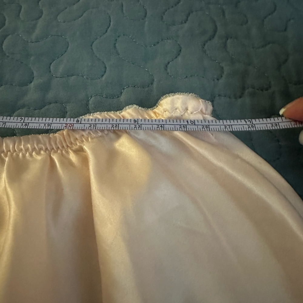 Vintage Christian Dior Half Slip in Blush Pink from Bonwit Teller. - Picture 12 of 16